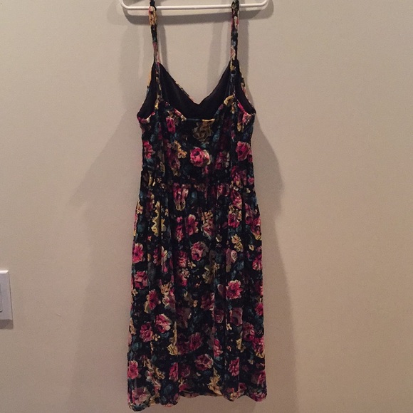 Floral dress - Picture 3 of 5